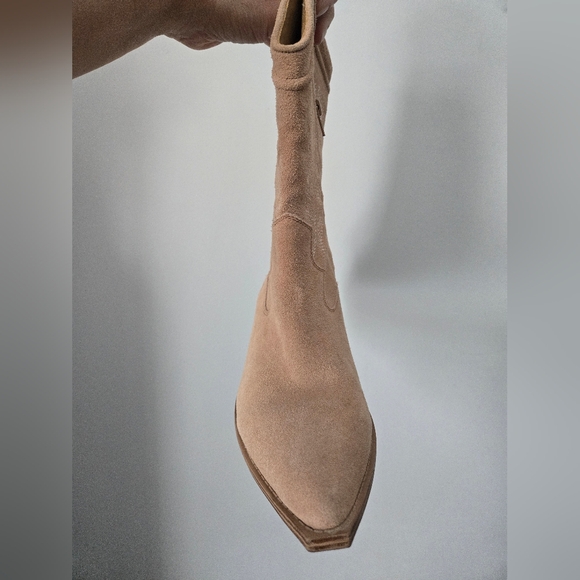 CROWN VINTAGE Tan Suede Western style boots - Picture 7 of 16